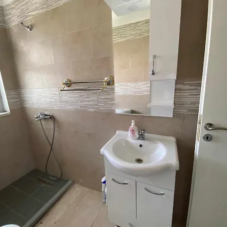 Zoi Appartment דירה